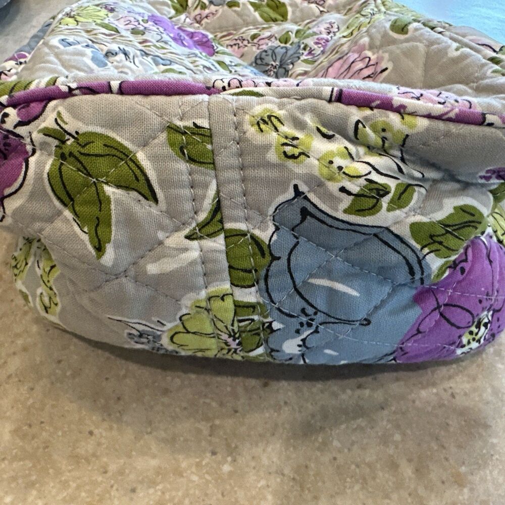 PREOWNED VERA BRADLEY GREY PURPLE LUNCH BOX TOTE BAG - Picture 6 of 6